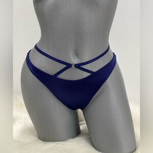 Victoria’s Secret Very Sexy So Obsessed Strappy Thong Panty Underwear. NWT